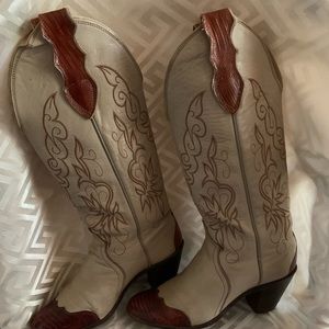 Beautiful Justin Cowboy Boots